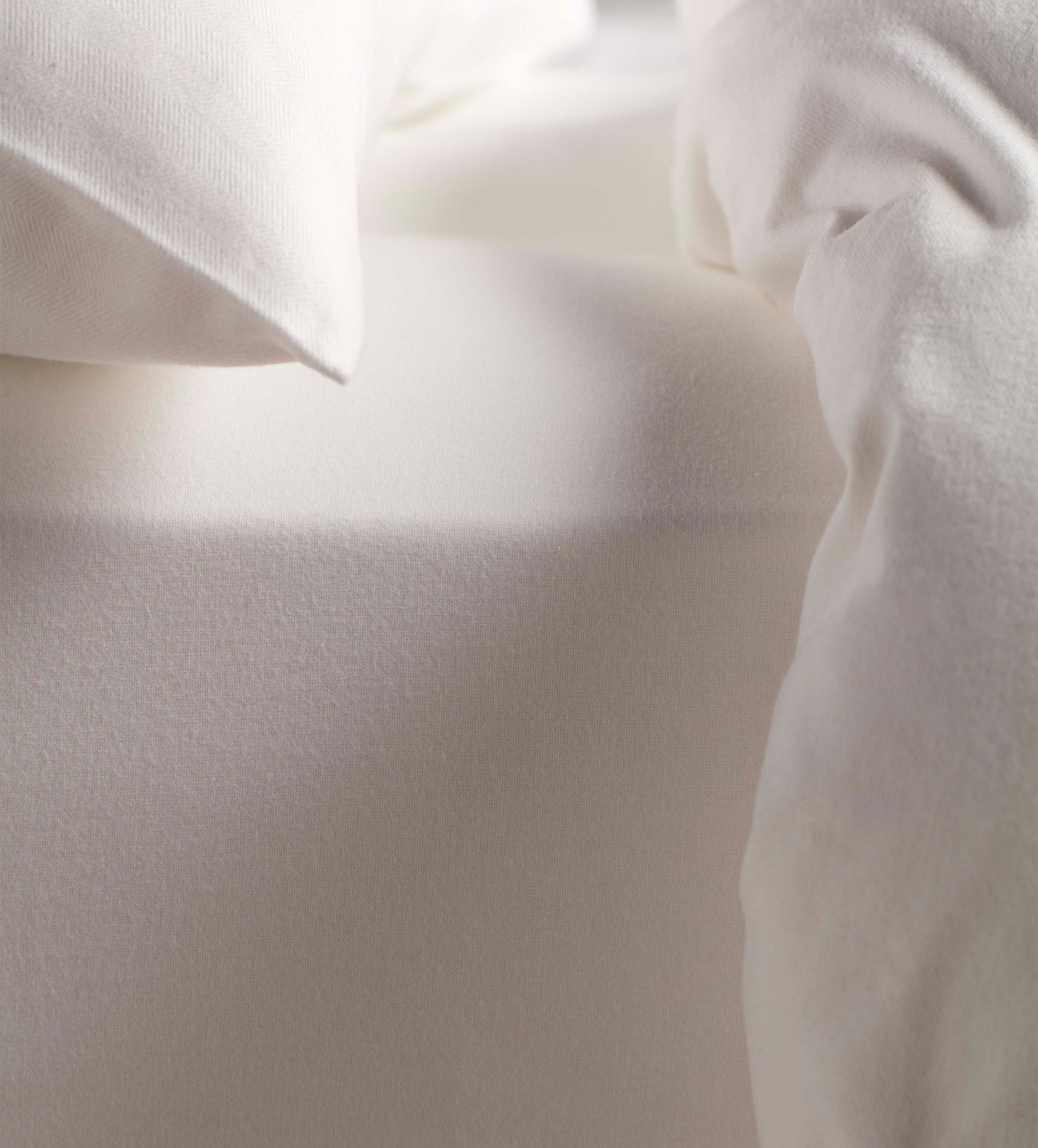 White Brushed 100% Organic Cotton Fitted Sheet